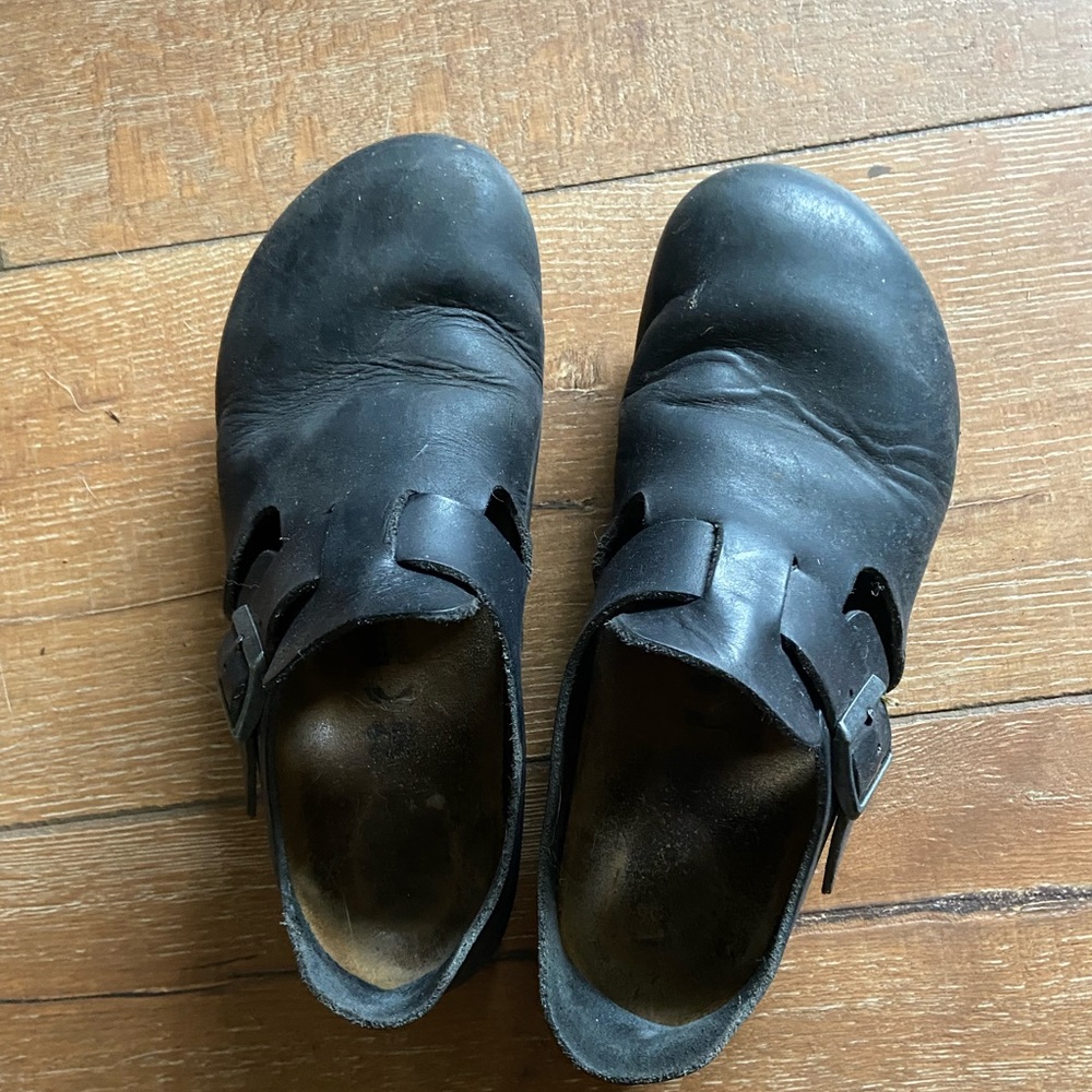 Black Birkenstock Boston clogs with back